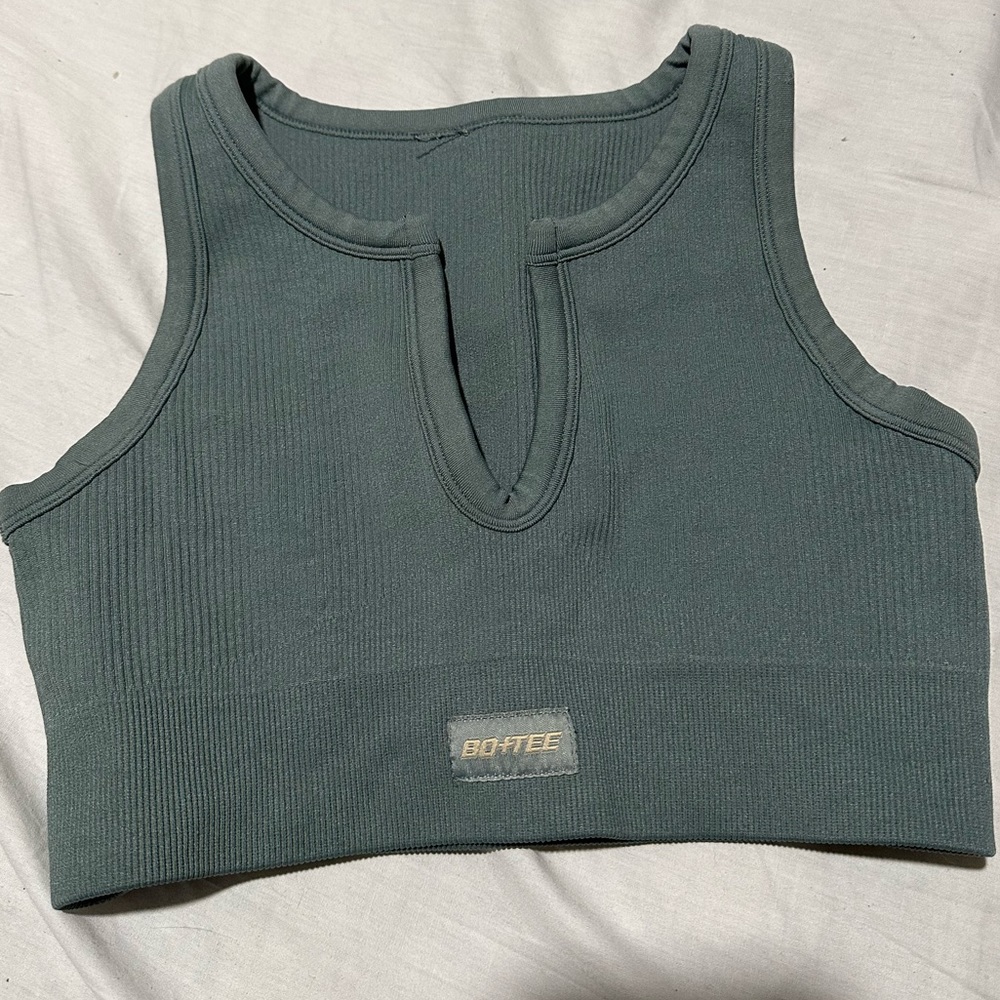 Bo+Tee crop top